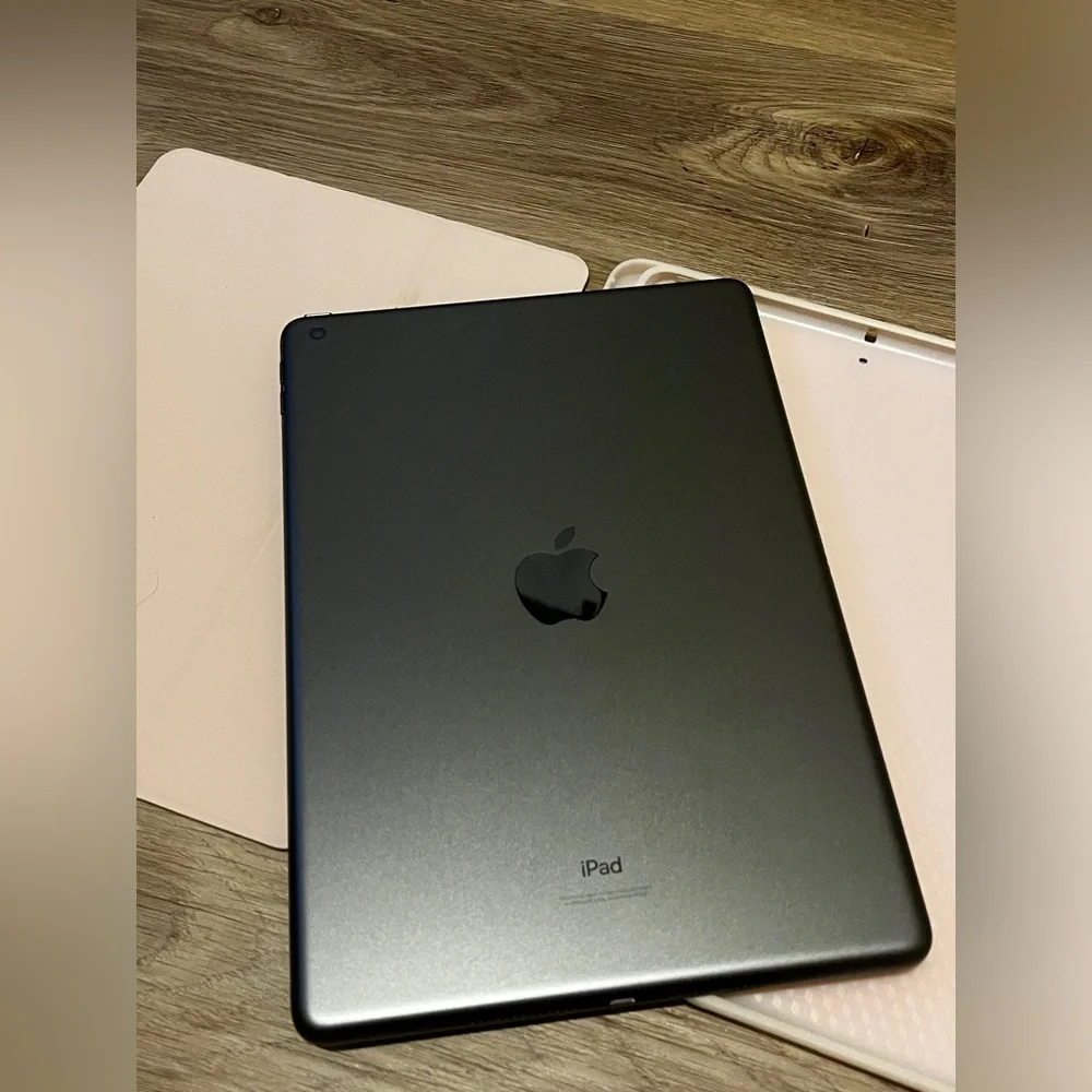 Apple iPad 9th gen Wi-Fi 64GB - 10.2-inch - Space Gray - With Box